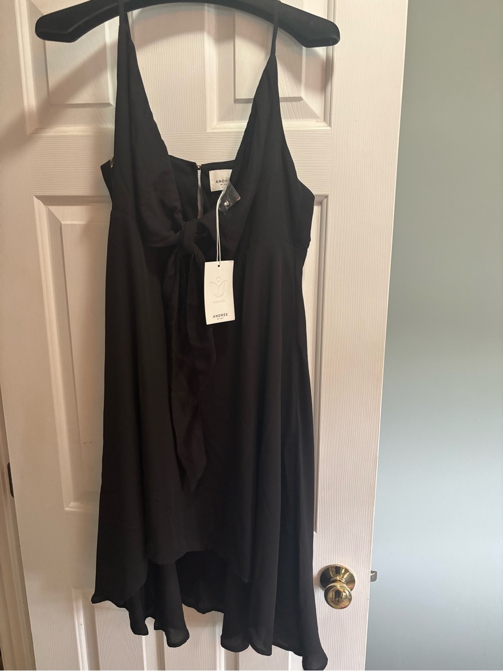 🩷NWT ‘ANDREE BY UNIT’ BLACK FLOWY DRESS WITH KEYHOLE DETAIL~SIZE LARGE